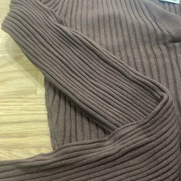 NWT H &M cropped top - Picture 4 of 6